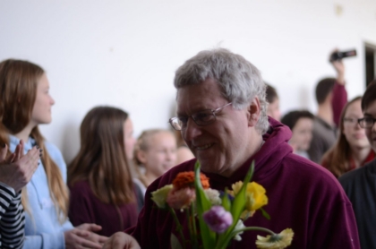 Spalier durch die Schule