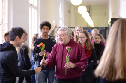 Spalier durch die Schule