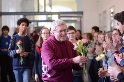 Spalier durch die Schule