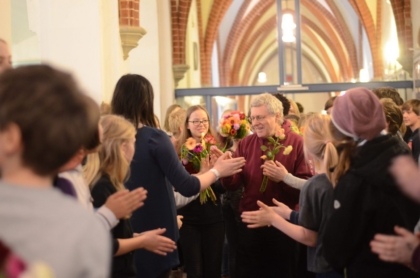 Spalier durch die Schule