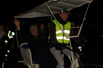 Rikscha-Fahrt im Dunkeln