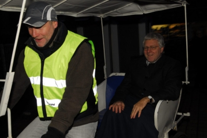 Rikscha-Fahrt im Dunkeln