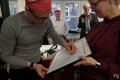 Unterschrift im Lehrerzimmer