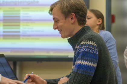 einer der jugendlichen Helfer