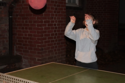 Draußen wird Runde gespielt