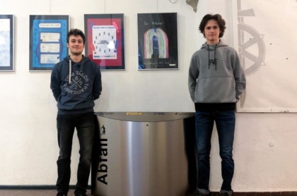 Tyler und Konrad stellen das Mülltrennungskonzept vor