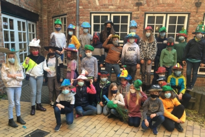 Hutparade der 5b - Gruppenbild