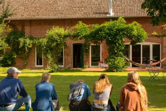 Erfrischende Getränke im Garten