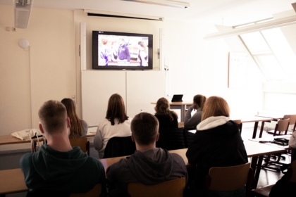 Senatsstaffel 2021 - Auch die Q2a schaut auch noch