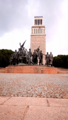 Weimarfahrt 2021 - Mahnmal Buchenwald