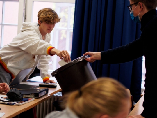 Abstimmung Schule ohne Rassismus/Schule mit Courage