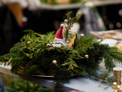 Produktion von Adventskränzen