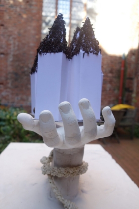 Ausstellung: The darkest light