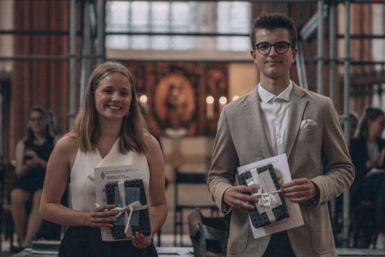 Greta Radke (Q2a) und Hannes Ahrens (Q2b) - Preis der Elternschaft