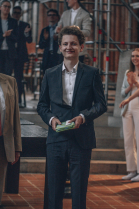 Jonathan Weth (Q2b) - Preis der Schule