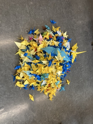 Kraniche als Zeichen für den Wunsch nach Frieden