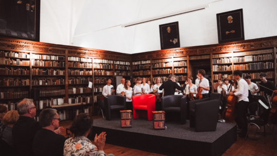 AB960453-2DD2-40CF-824D-0245F65D961A