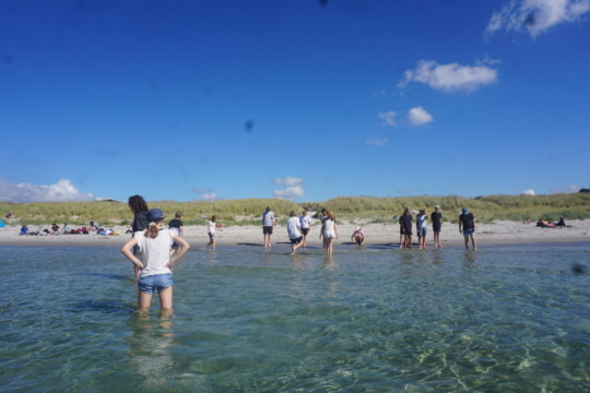 knietief bei gefühlten 6,5 Grad Wassertemperatur