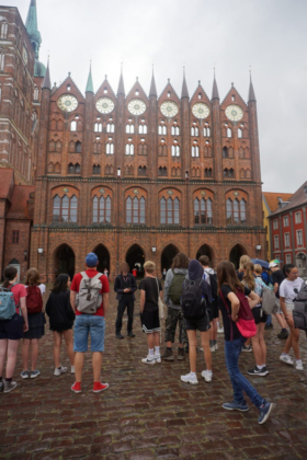 rote Schuhe verursachen Regen
