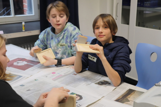 Kantenschleifen für saubere Wachstäfelchen.