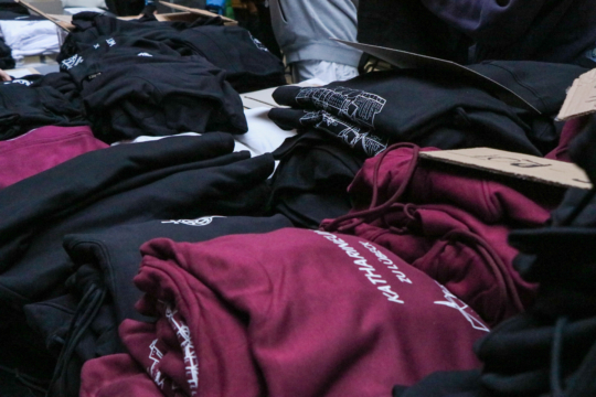 Die SV verkaufte wieder Pullover und Jahrbücher.