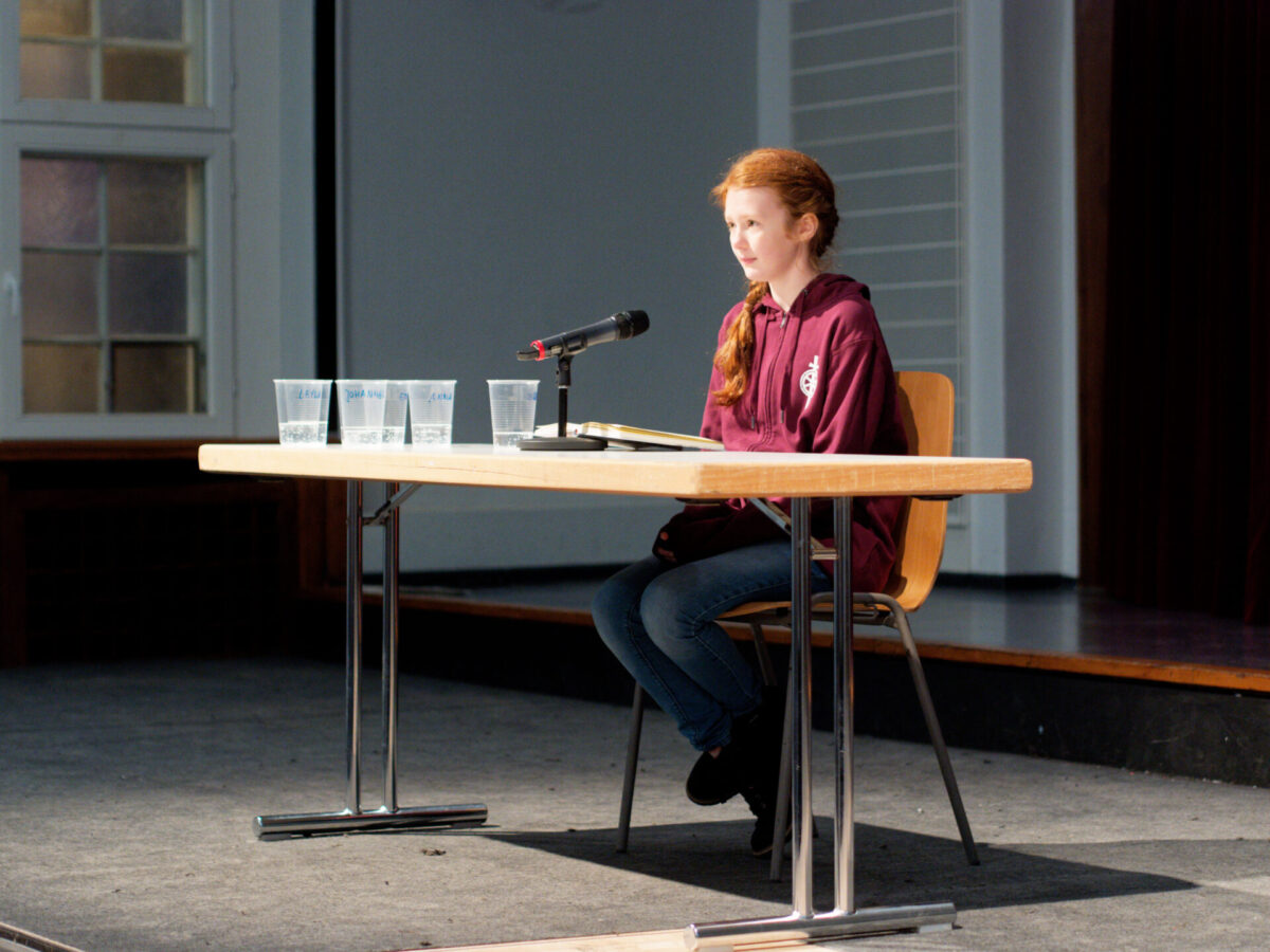 Sophie Graff (6b) beim Vorlesewettbewerb 2022