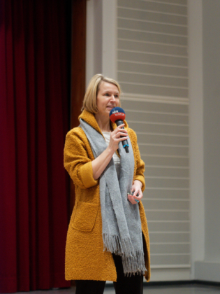 Frau Steinbrenner beim Besuch des NDR Podcasts 'eat READ sleep'