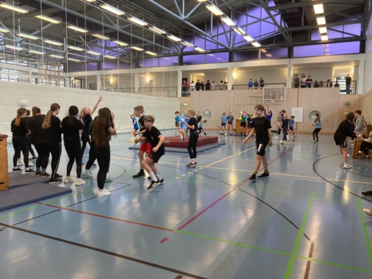 Indian Dutch 7. Klassen - Sport- und Spieletag 2023