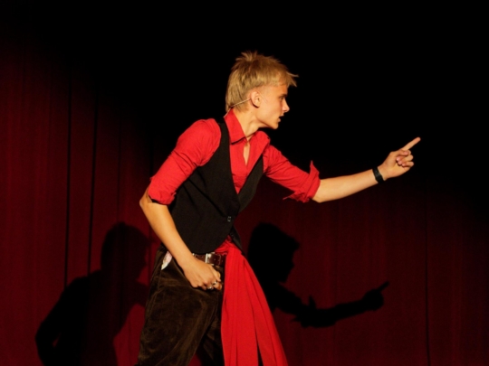 1FCAF19E-F3AE-4CDB-8DB4-AADD13AE04F4