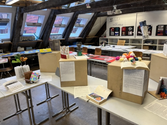 Abschlussaustellung der Kunstkurse des E-Jahrgangs 13