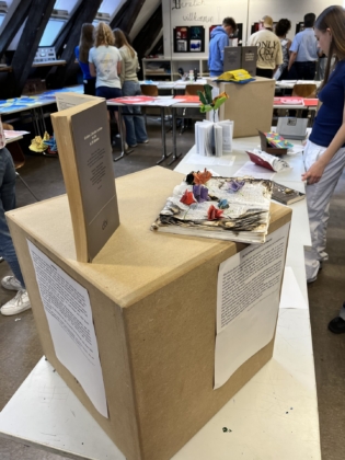 Abschlussaustellung der Kunstkurse des E-Jahrgangs 8