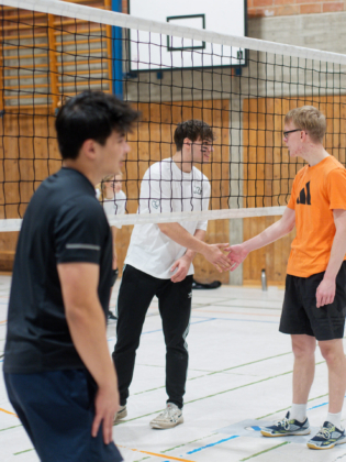 Volleyballturnier des Q2-Jahrgangs