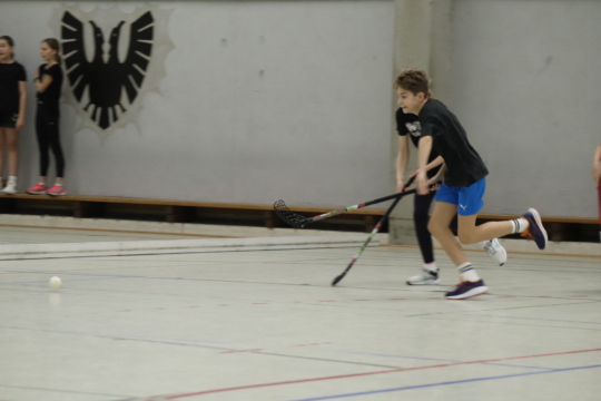 Sport- und Spieletag Uni-Hockey Klasse 6