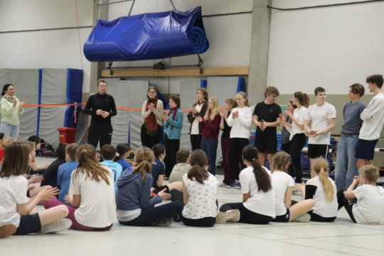 Sport- und Spieletag Uni-Hockey Klasse 6