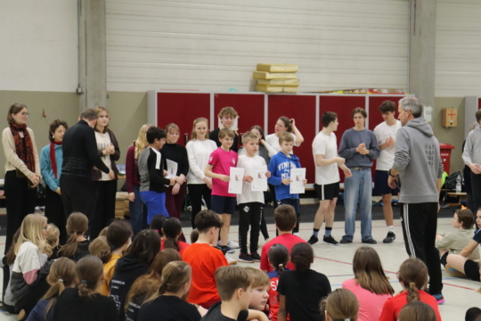 Sport- und Spieletag Uni-Hockey Klasse 6