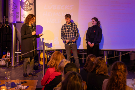 Elsa und Noel für die Gedenktag-AG