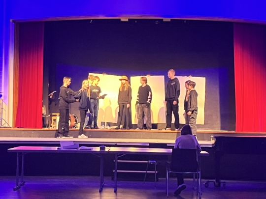 Theaterprojekt 8b - Wilhelm Tell oder die Idee von Freiheit