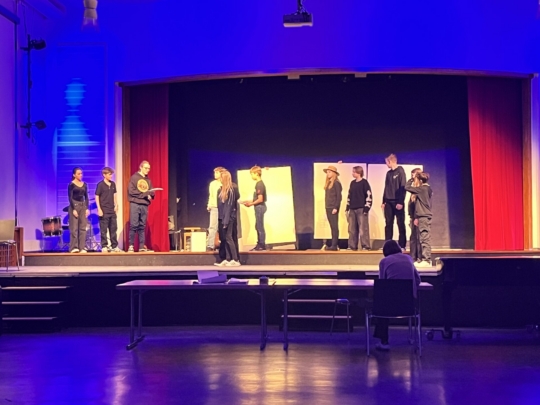 Theaterprojekt 8b - Wilhelm Tell oder die Idee von Freiheit