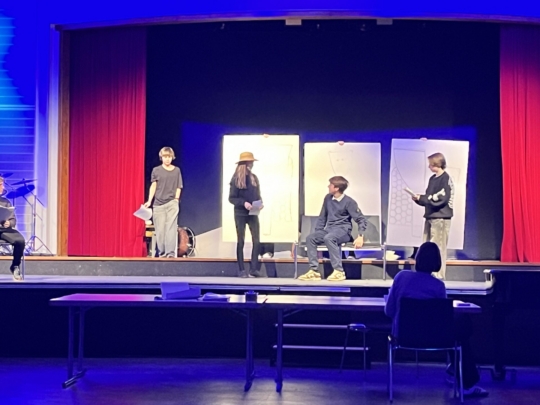 Theaterprojekt 8b - Wilhelm Tell oder die Idee von Freiheit