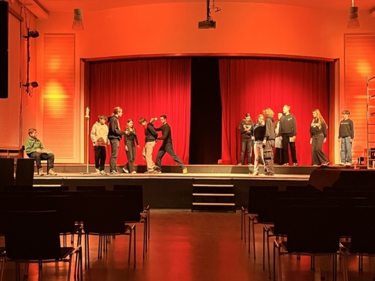 Theaterprojekt 8b - Wilhelm Tell oder die Idee von Freiheit