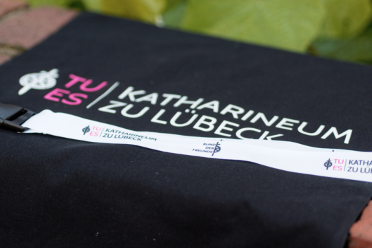 Neue Schlüsselbänder und Taschen