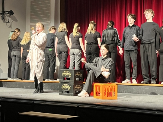 Was ist Wirklichkeit in diesem Spiegelkabinett?