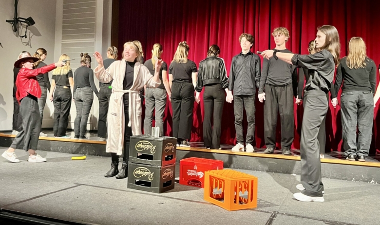 Was ist Wirklichkeit in diesem Spiegelkabinett?