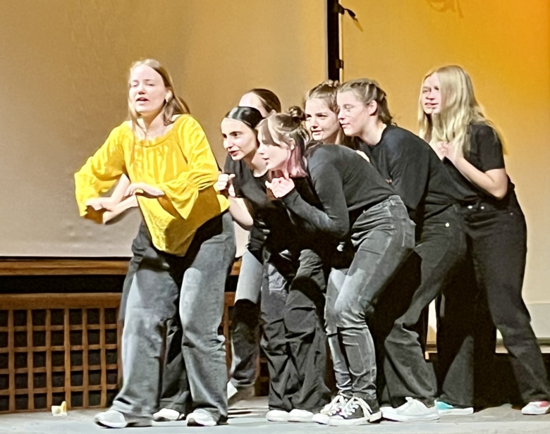 Was ist Wirklichkeit in diesem Spiegelkabinett?