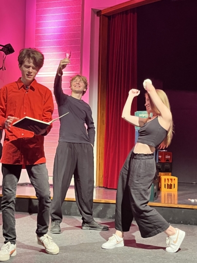 Was ist Wirklichkeit in diesem Spiegelkabinett?