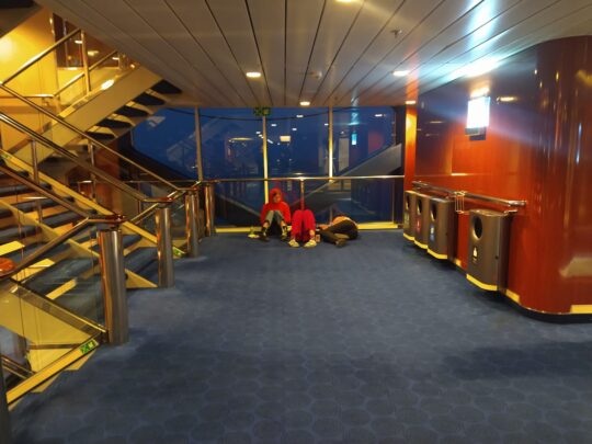 Bordimpressionen und eine Chorprobe unter schlechtesten akustistischen Bedingungen - aber mit hohem Identifikationswert!