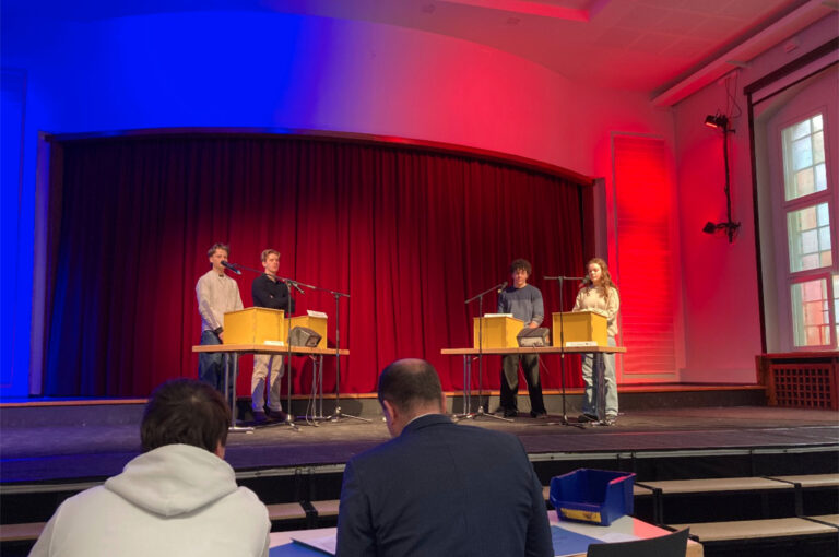Spannung und Sprechkünste beim Schulwettbewerb Jugend debattiert
